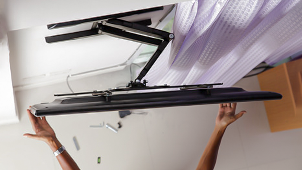 Cómo instalar un soporte de TV en la pared si tiene una estructura metálica