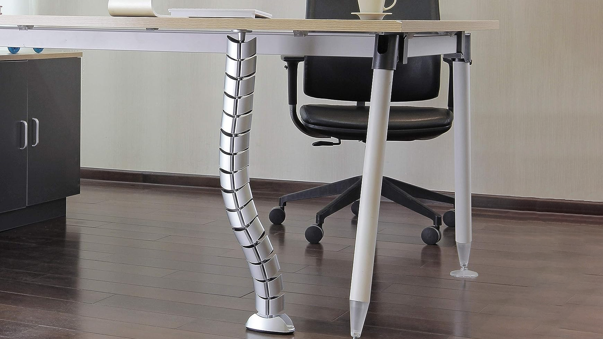 Vertebra Flexible Para Organizar Cables es una herramienta esencial