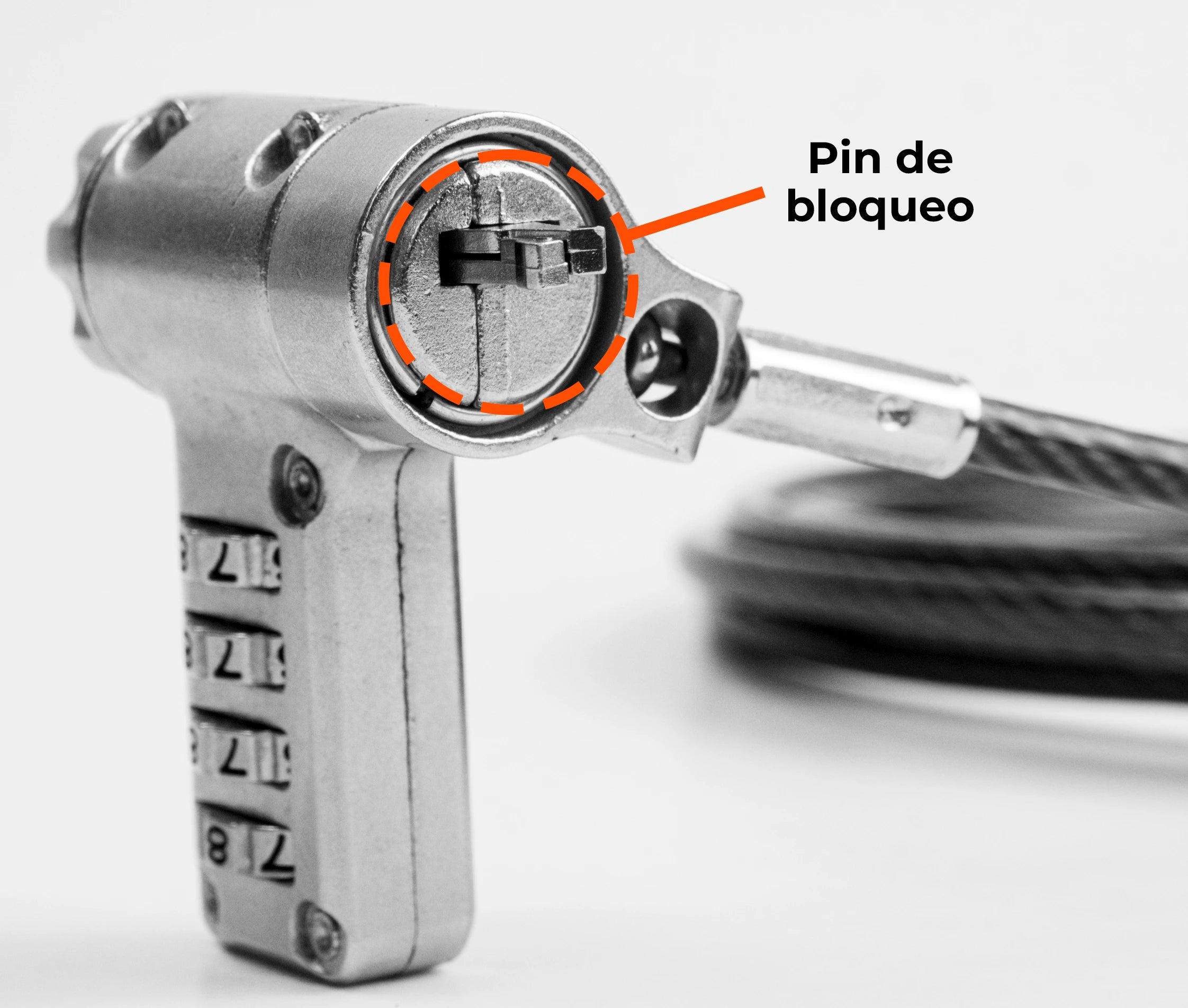 Cable de Seguridad para Laptop con Clave 4 dígitos / 2 Mt / Ranura Universal
