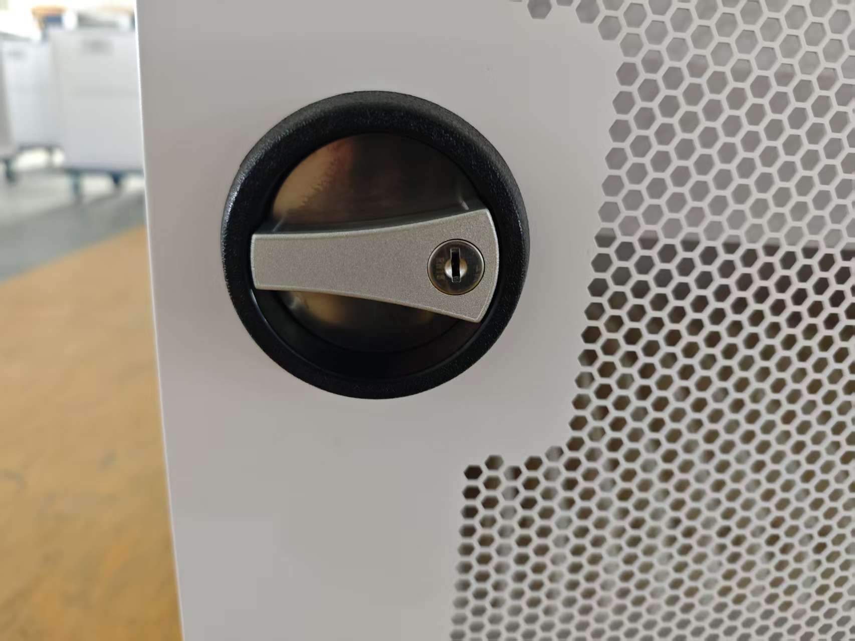 Estacion Gabinete de Carga Movil para Portatiles Tablet Laptops 15.6 Pulg / 32 Puertos