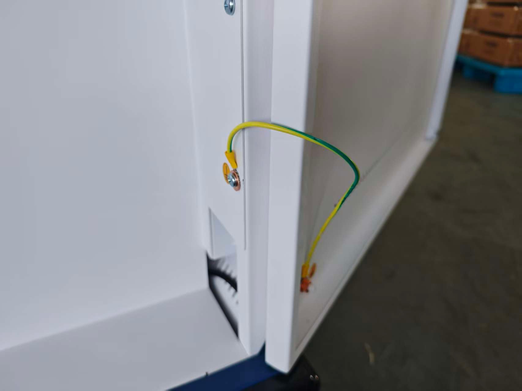 Estacion Gabinete de Carga Movil para Portatiles Tablet Laptops 15.6 Pulg / 32 Puertos