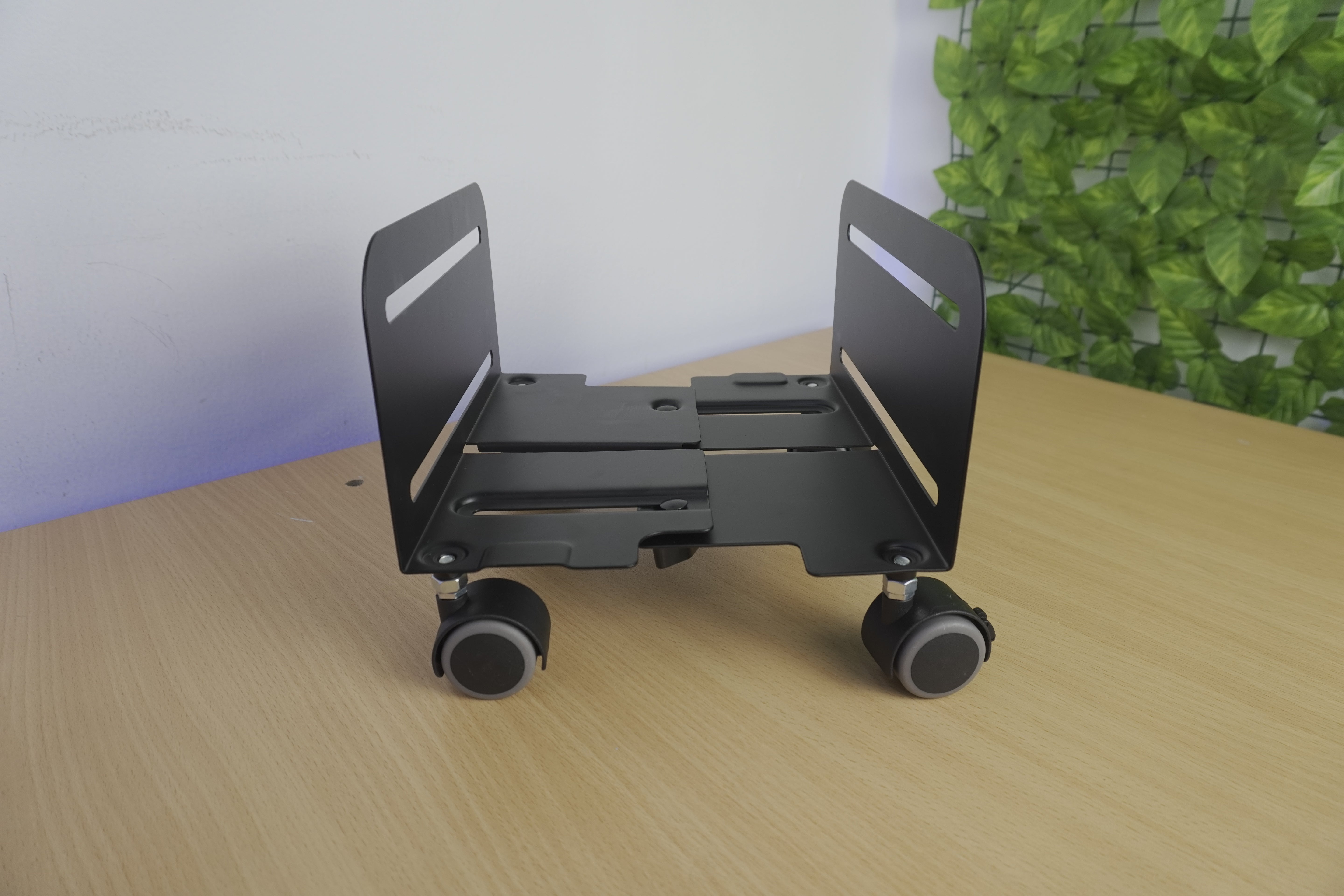 Base con ruedas para case CPU / PC Standard / Ancho regulable 11.9~20.9cm