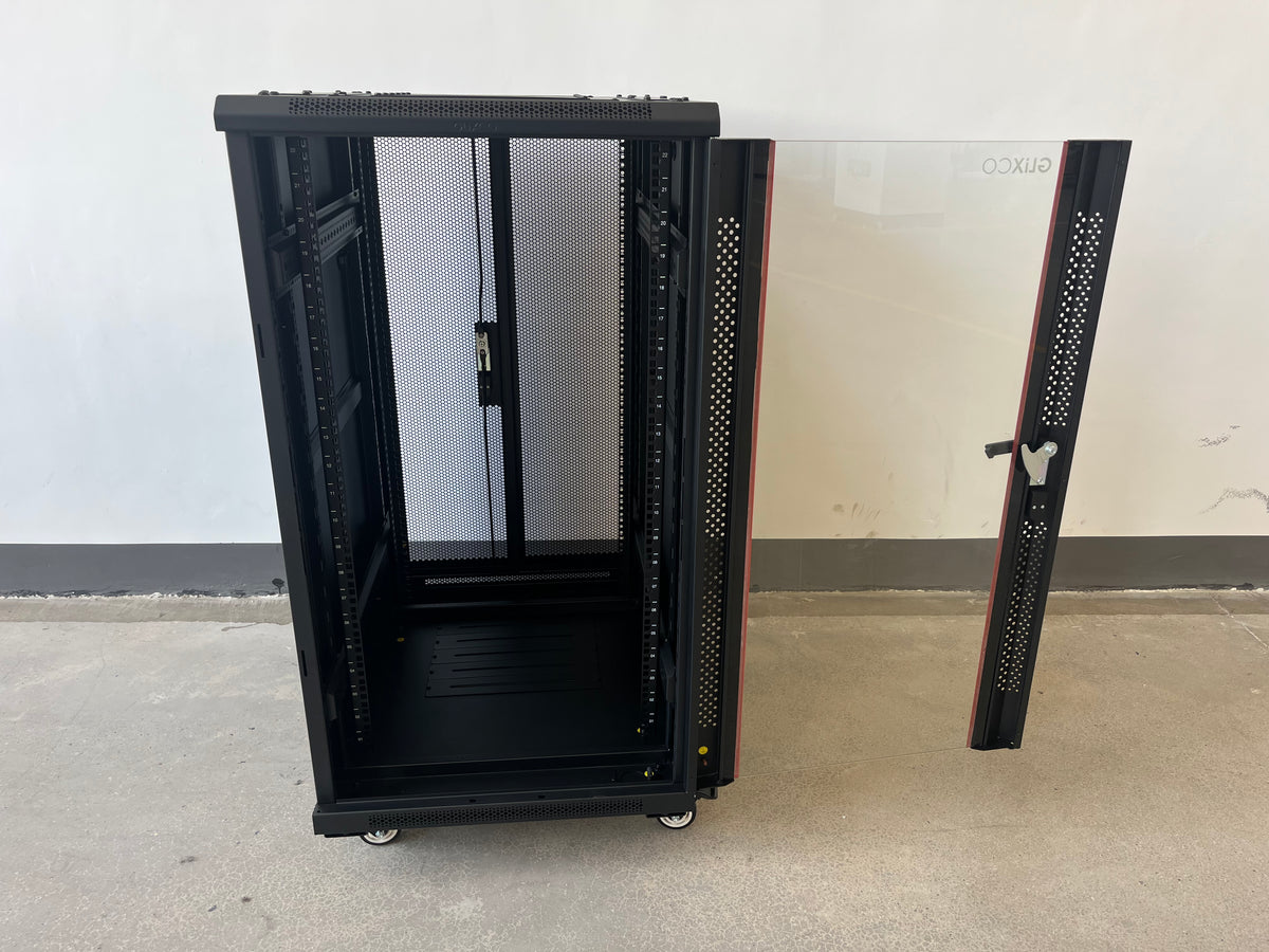 Gabinete de Piso 19" / 22 RU / 60x80 cm (Anch x Prof) / Puerta Frontal Vidrio y Posterior Doble Microperforada