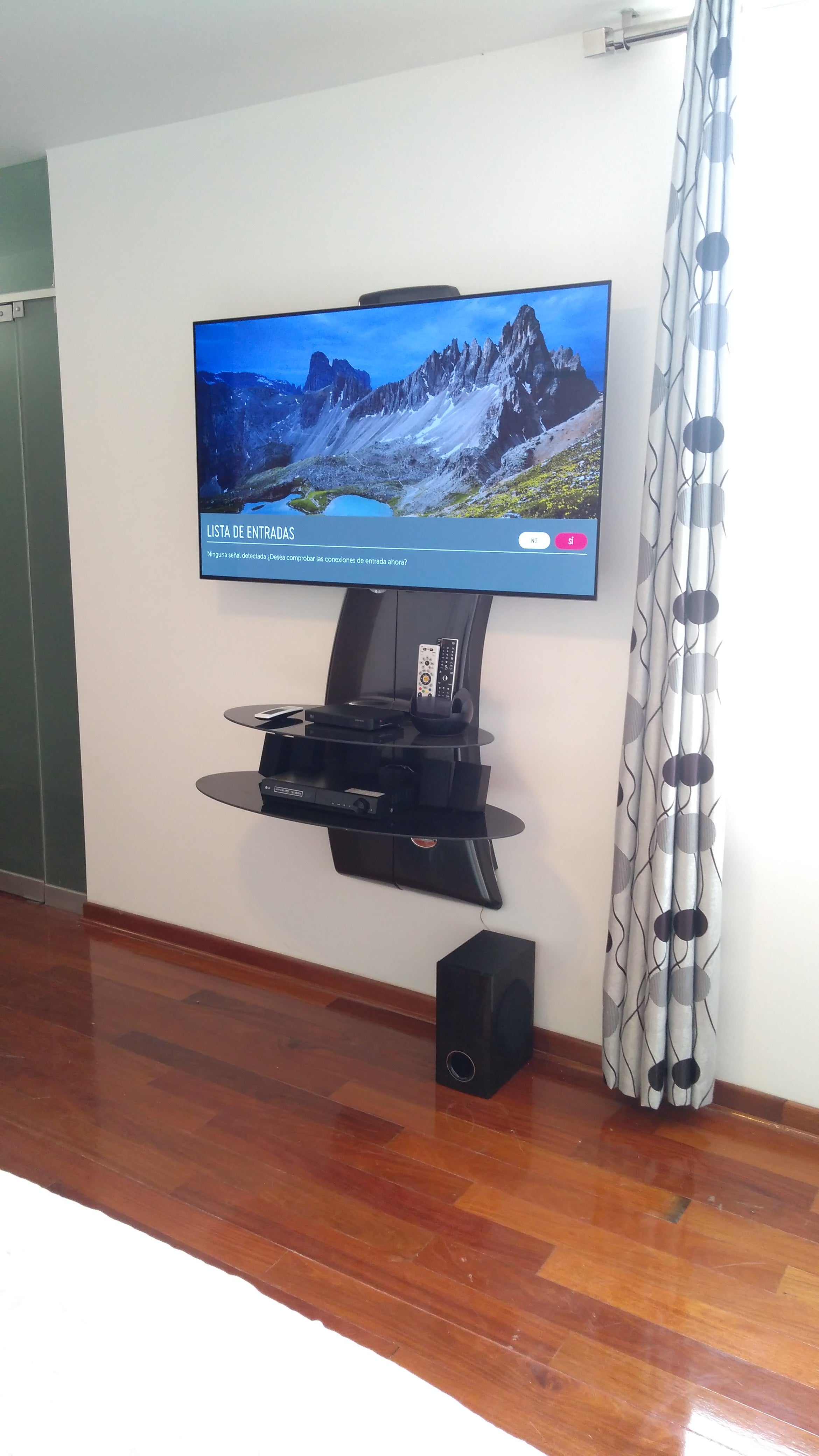 Mueble Flotante para TV 32 a 65 Pulg / VESA Max 600x400mm / Carga 20 kg