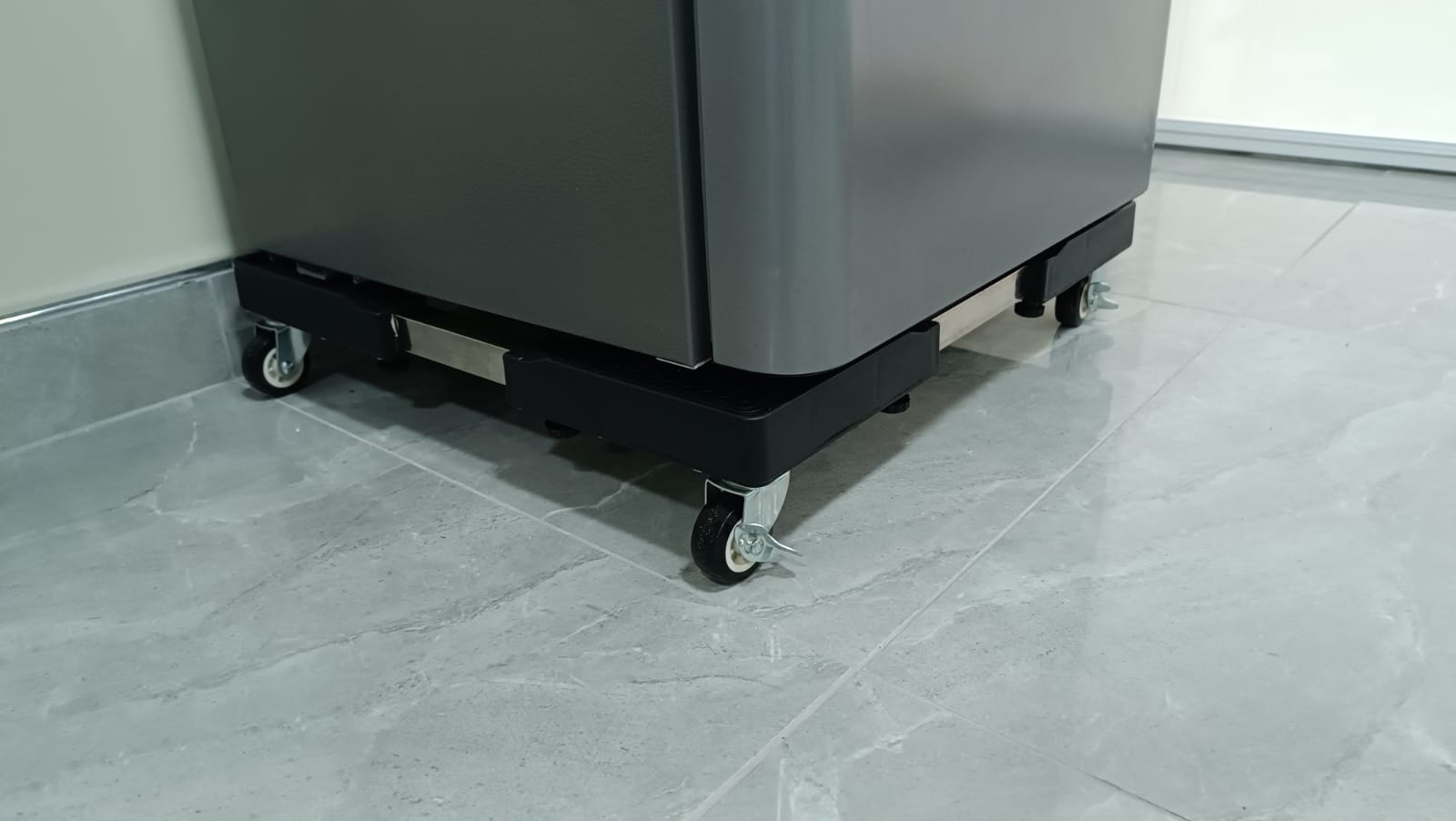 Base con ruedas para Lavadora, Cocina y Refrigeradora de 1 Puerta / Base regulable 50~70 cm