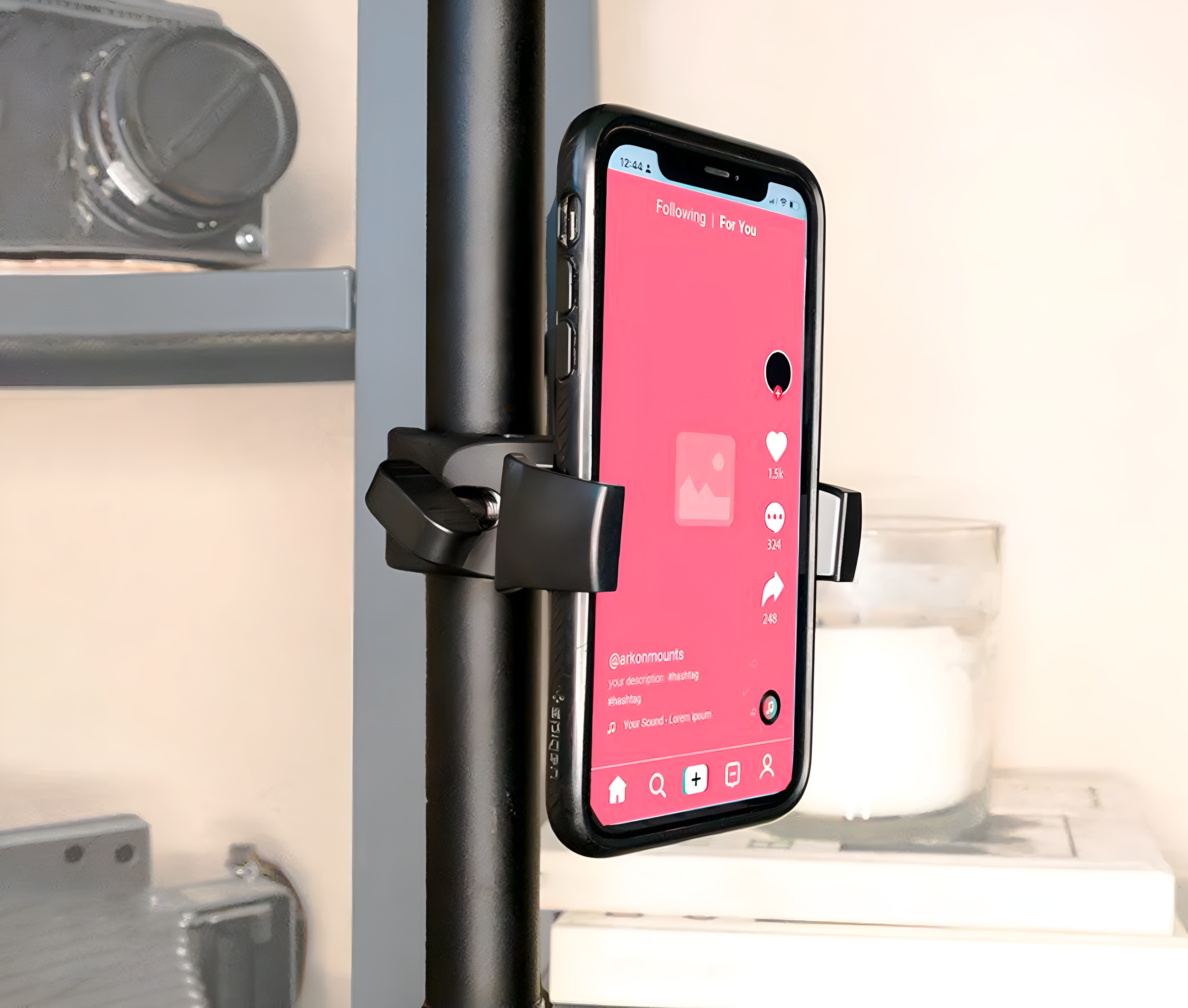 Soporte con abrazadera para Celular / Montaje en Poste, Tubo