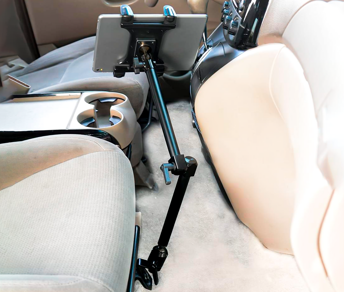 Soporte para Tablet 7 a 18.4 Pulg con Doble Brazo Ajustable de 56 cm / Montaje en riel para Asiento de Auto o Camión