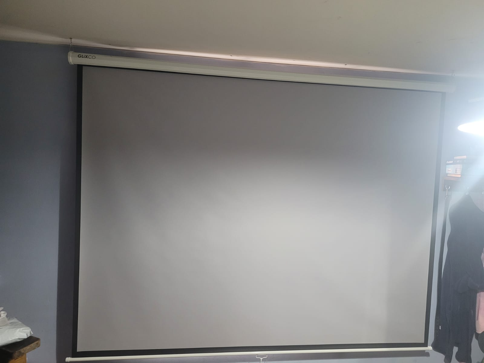 Ecran Gris Manual 120 Pulg (4:3) 2.44x1.83 m / MATE