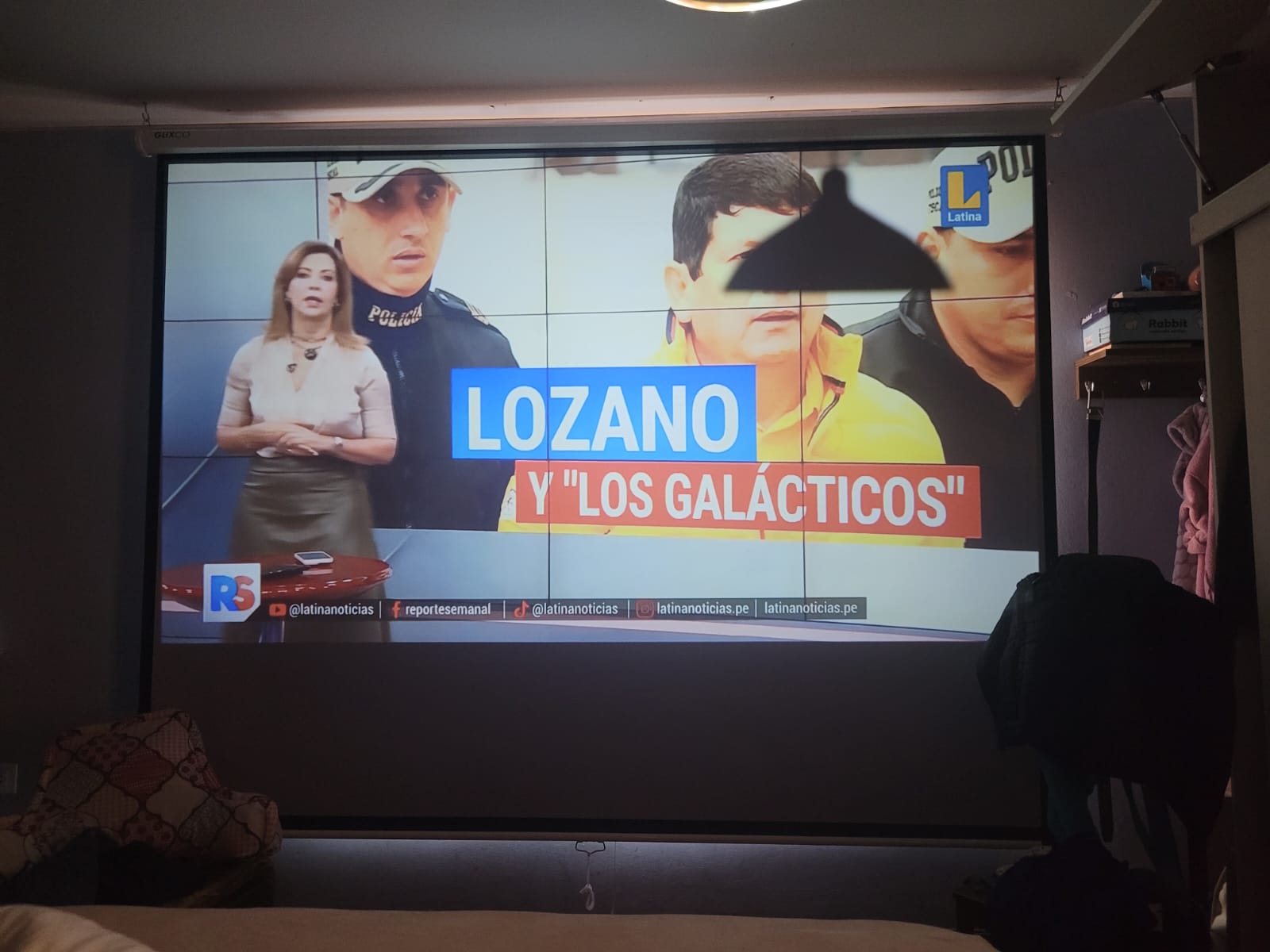 Ecran Gris Manual 120 Pulg (4:3) 2.44x1.83 m / MATE