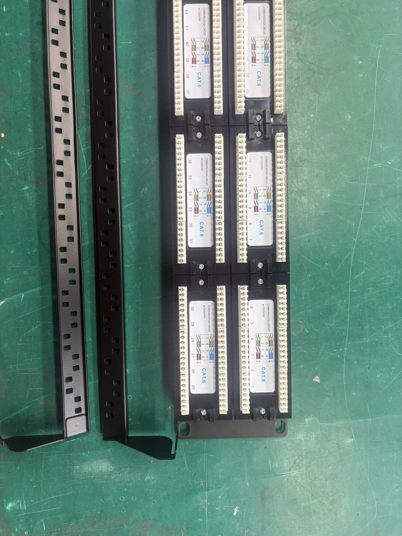 PATCH PANEL DE 48 PUERTOS RJ-45 CAT 6