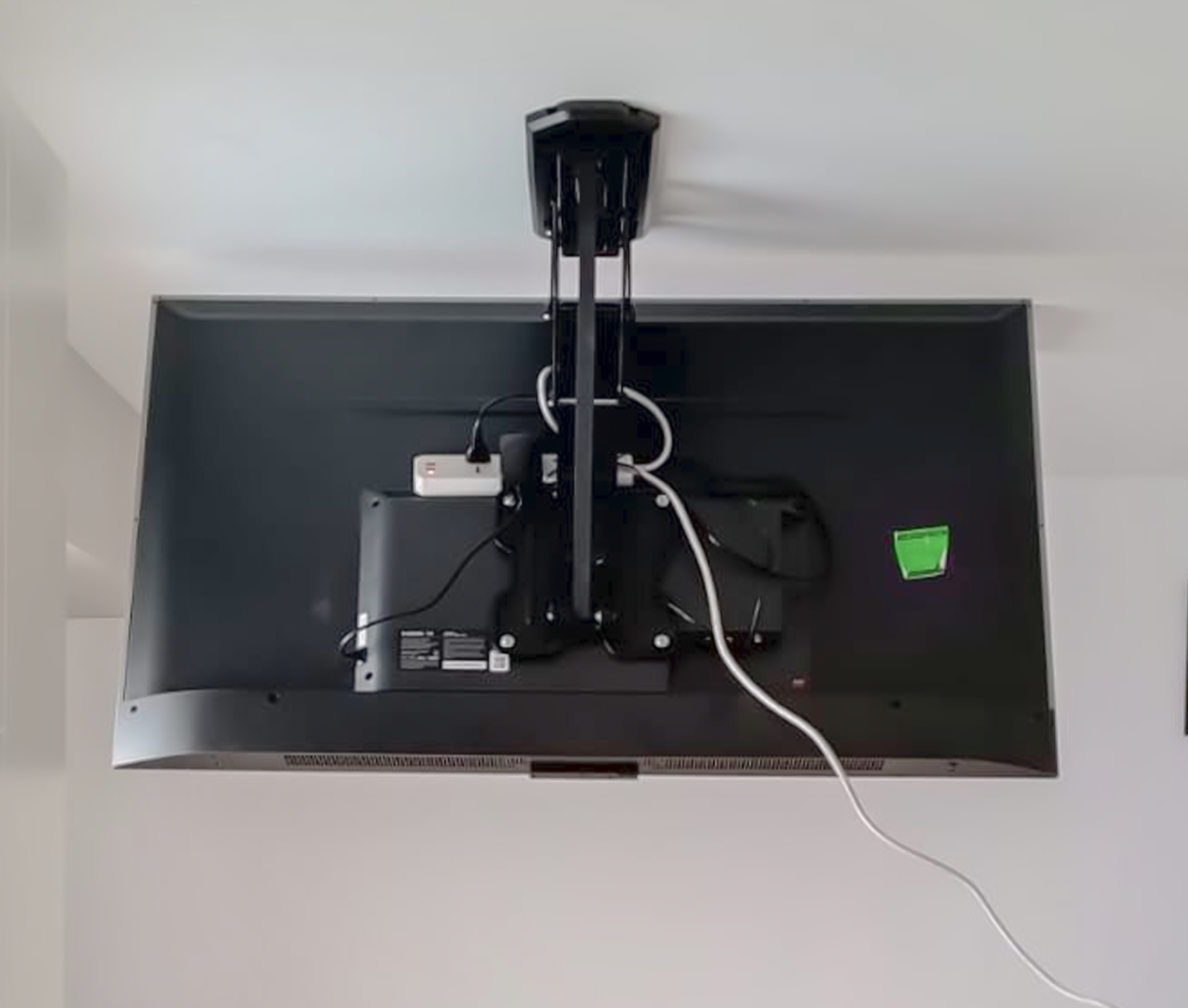 Rack Eléctrico a Control Remoto para TV 23 a 55 Pulg / VESA Max 400x400mm / Carga 30 kg