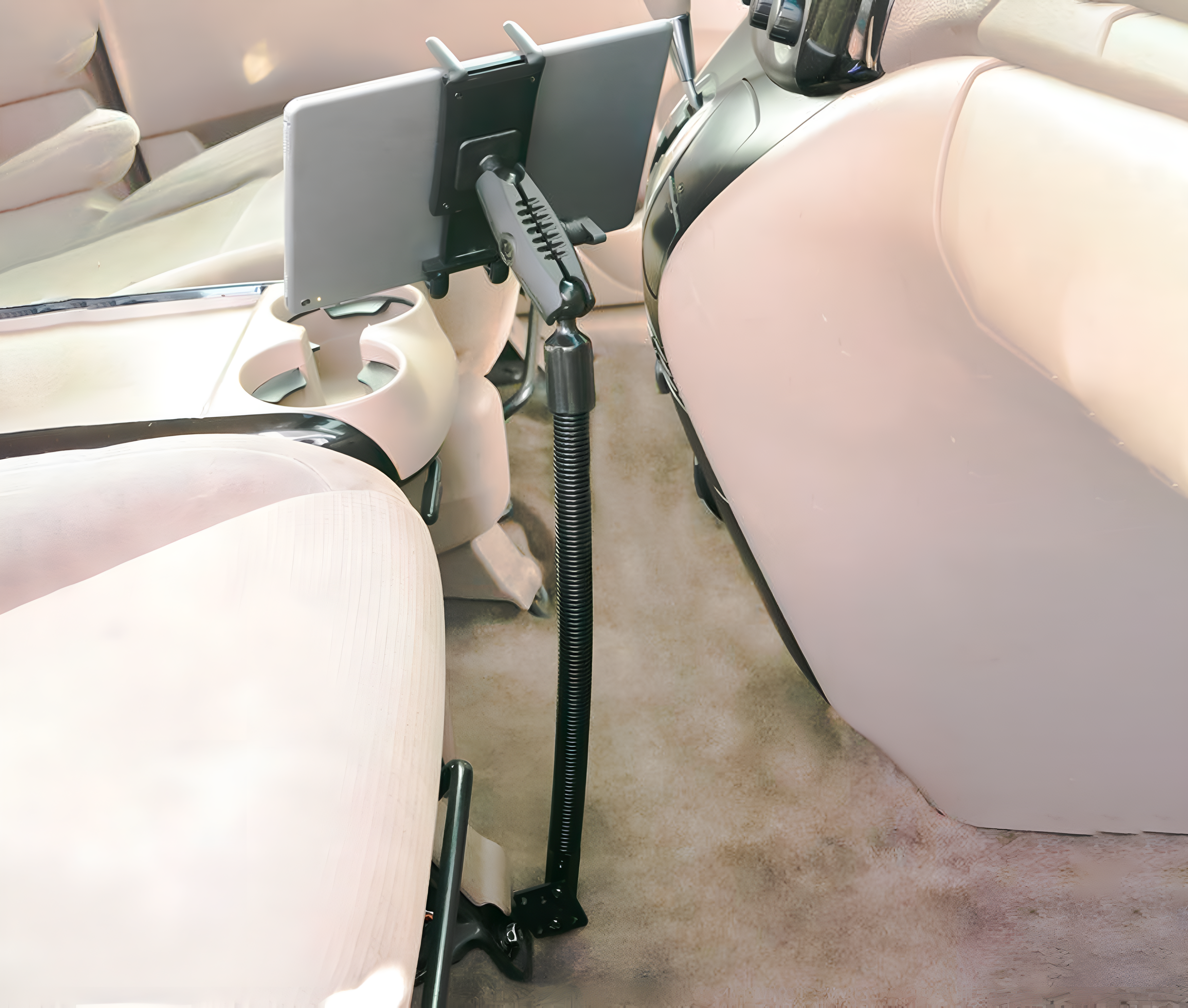 Soporte con brazo Flexible 55 cm para tablet 5 a 8 Pulg / Fijación en asiento del auto y camiones