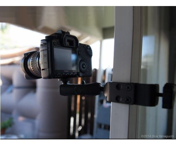 Soporte con Abrazadera para Cámaras 1/4"-20" Pulg