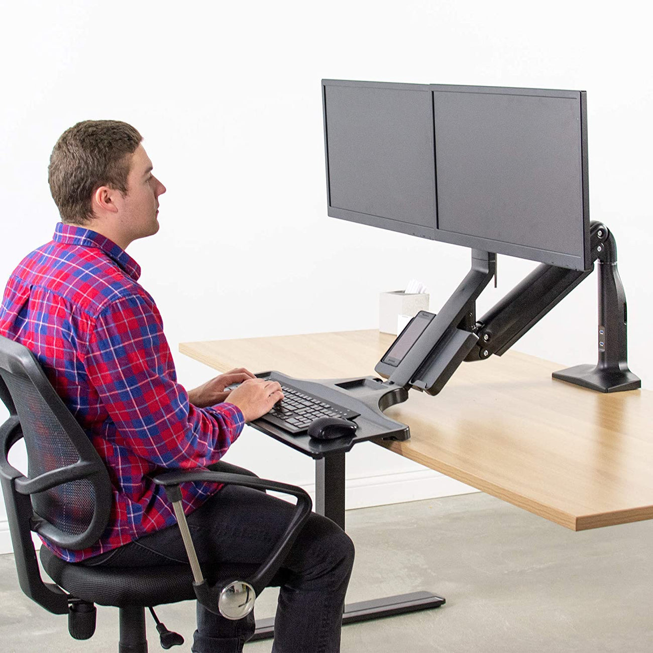 Rack Soporte Doble con Teclado de Escritorio para 2 Monitores 17 a 27 Pulg / Puerto USB / Trabaje parado o sentado