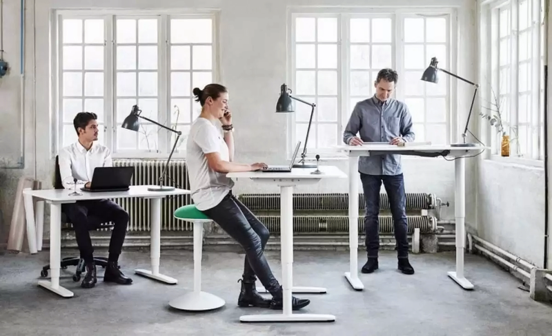¿Cuál es la altura ideal de una mesa de trabajo?