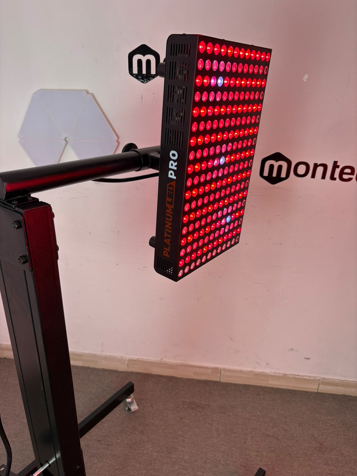 Pedestal con Altura regulable  Para Luces de Terapia Platinum Led Biomax PRO Midi