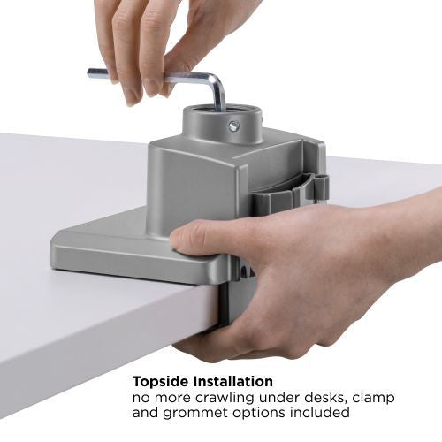 RACK CON TRIPLE BRAZO GAS SPRING PARA 3 MONITORES DE 17 A 30 PULG -MONTADO EN POSTE