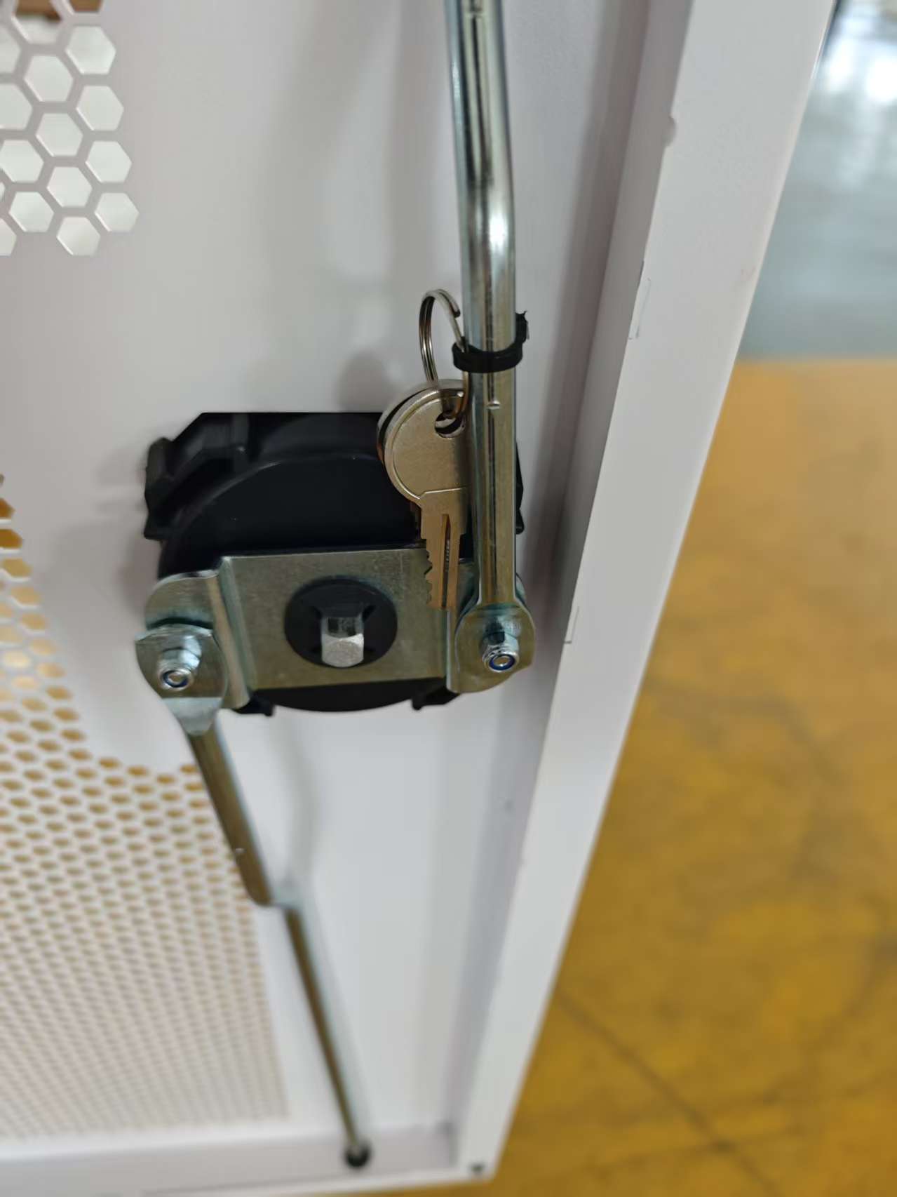 Estacion Gabinete de Carga Movil para Portatiles Tablet  Laptops 15.6 Pulg / 32 Puertos