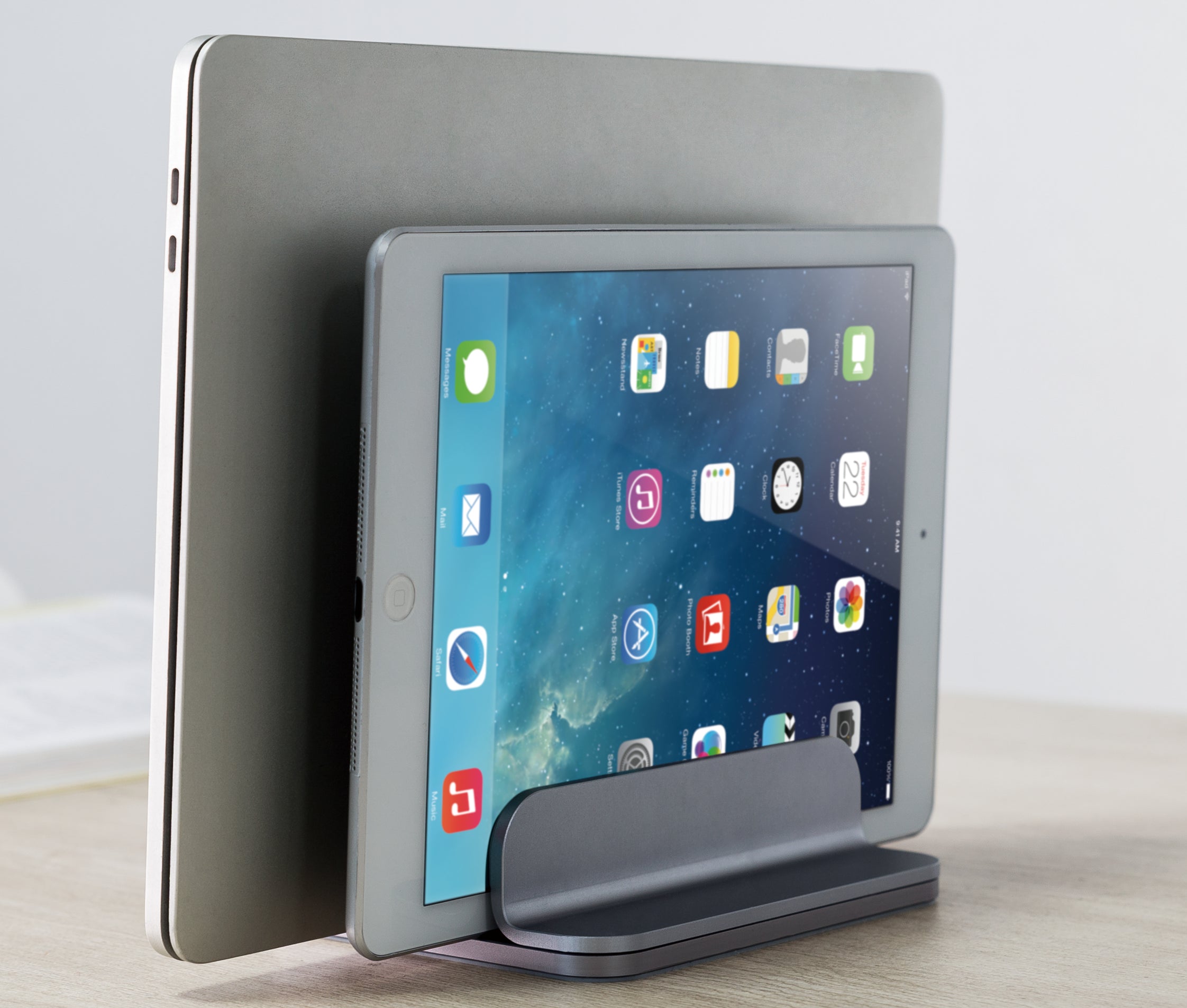 Soporte Vertical de Aluminio Doble para Laptop y Tablet  / Ancho Ajustable