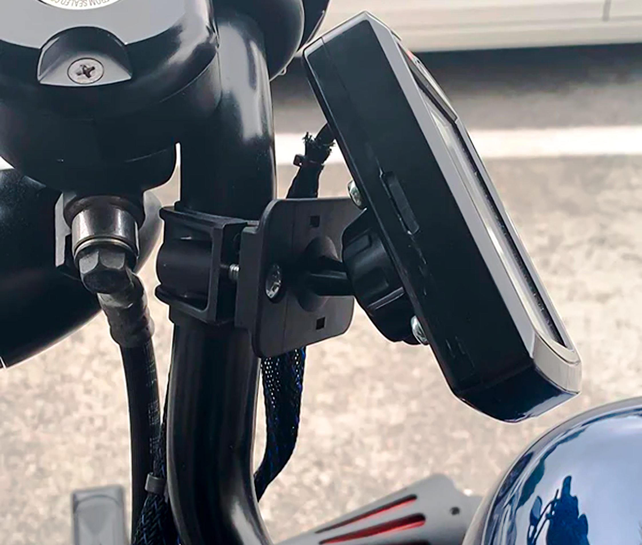 Soporte con cabeza AMPS para Cámara. GPS, radios satelital / Montaje en bicicleta o moto