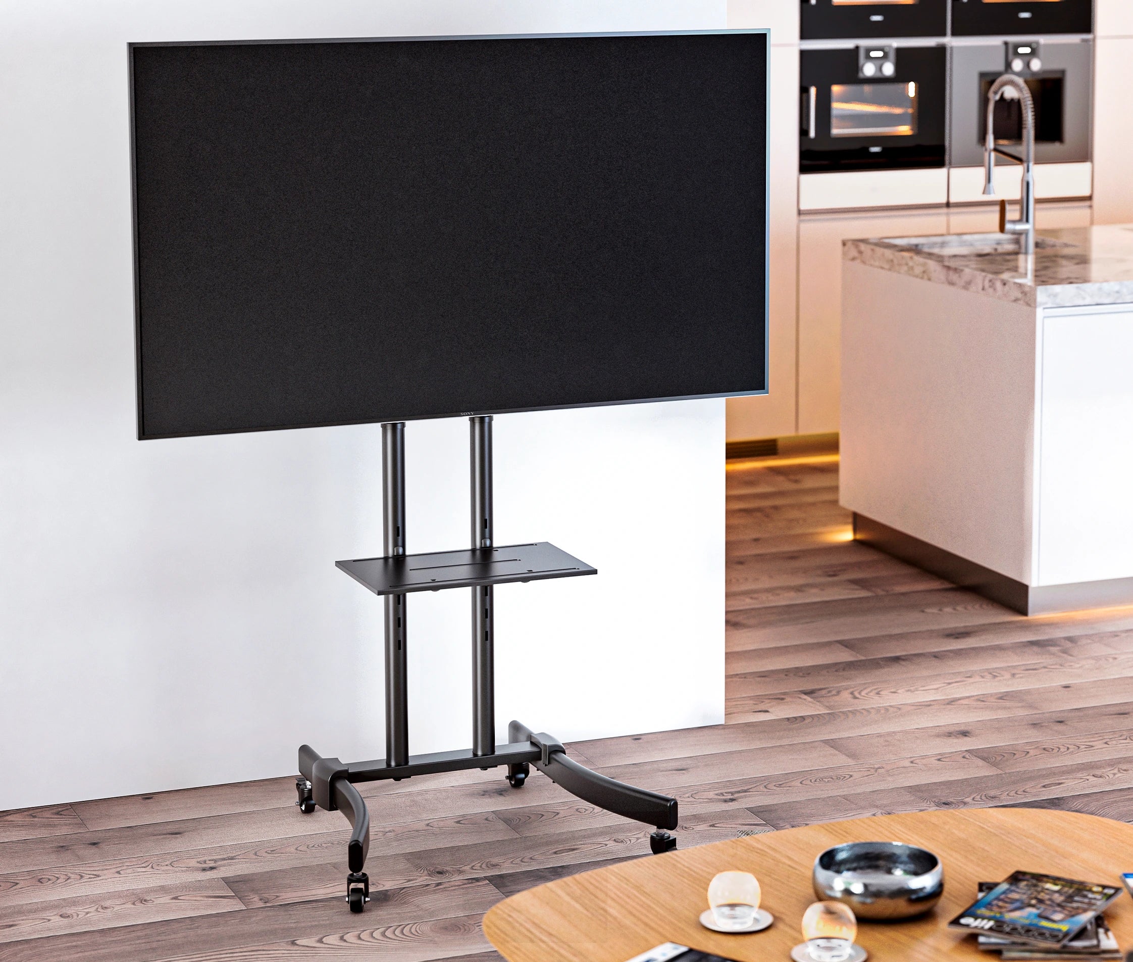 Pedestal con Ruedas para TV 37 a 70 Pulg / VESA Max 600x400mm / Carga 40 kg