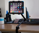 Soporte para tablet 7 a 18.4 Pulg - Montaje en Escritorio o Silla de Ruedas - Abrazadera tipo Prensa