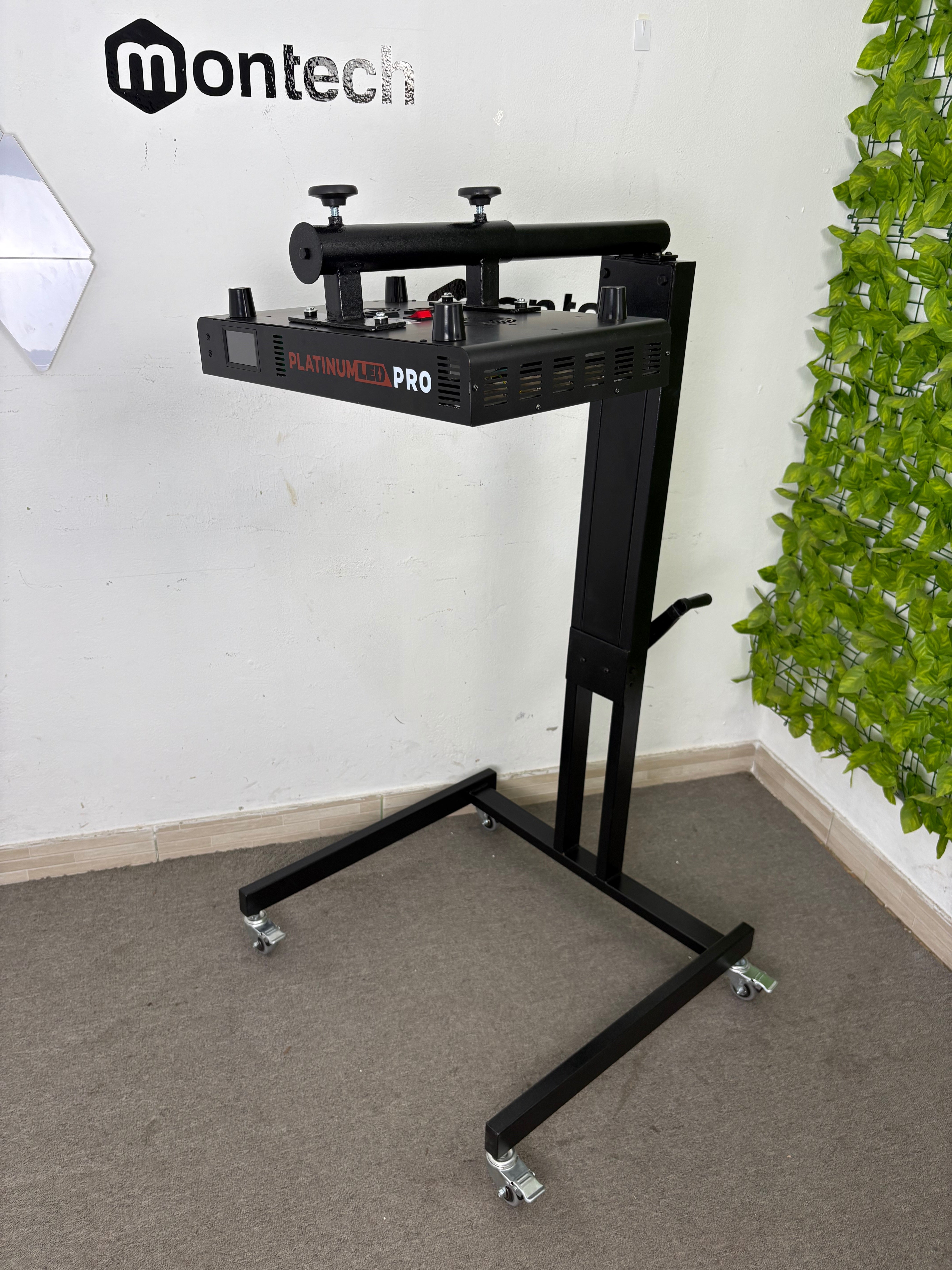 Pedestal con Altura regulable  Para Luces de Terapia Platinum Led Biomax PRO Midi