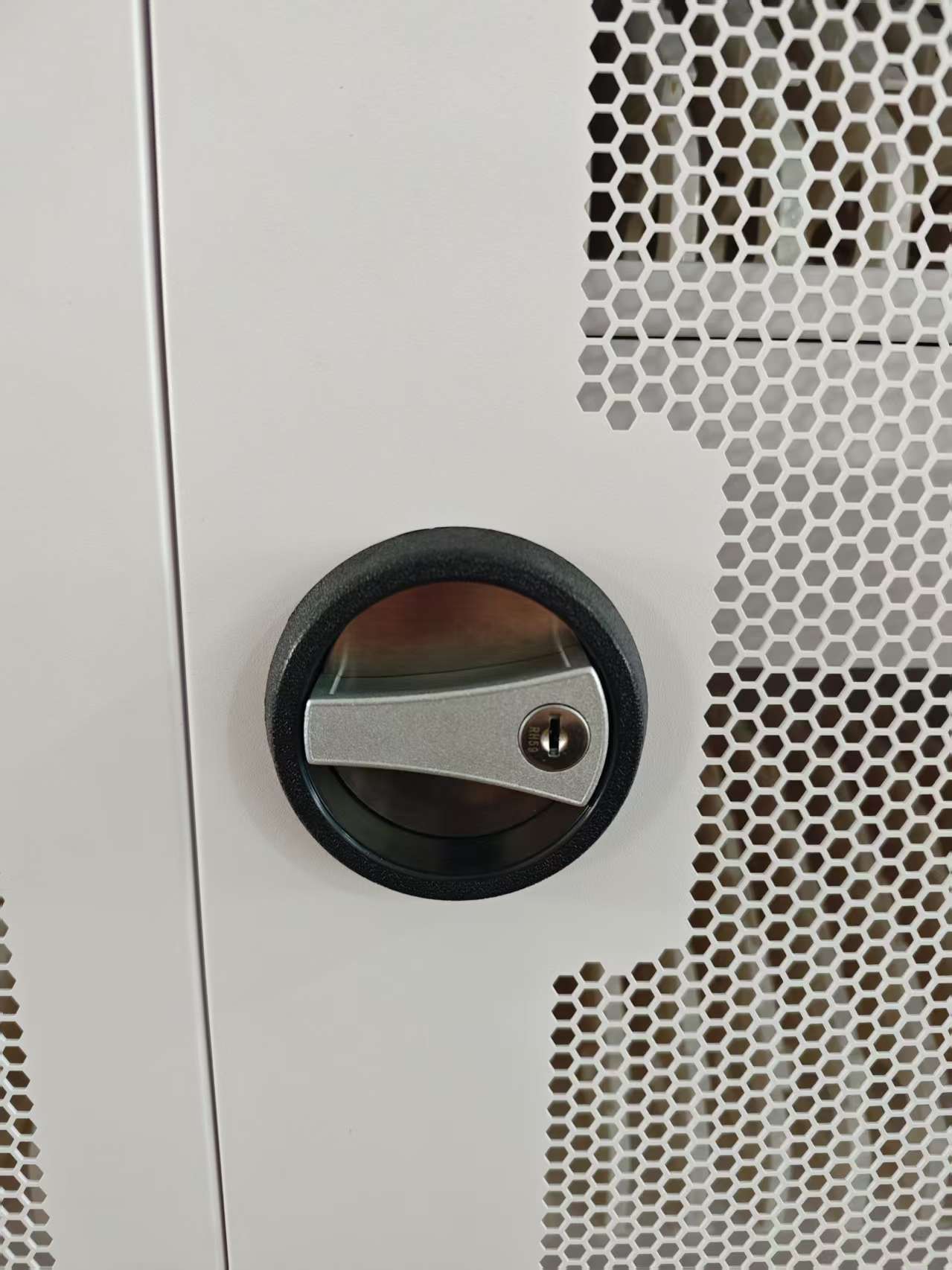 Estacion Gabinete de Carga Movil para Portatiles Tablet  Laptops 15.6 Pulg / 40 Puertos