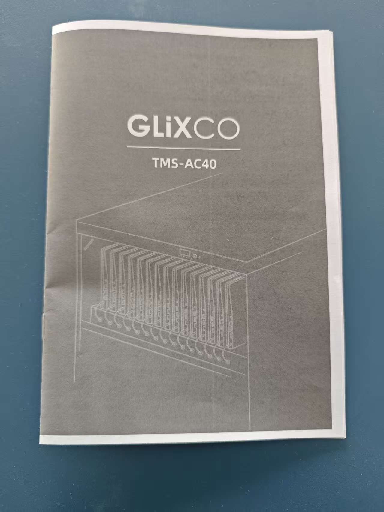 Estacion Gabinete de Carga Movil para Portatiles Tablet  Laptops 15.6 Pulg / 40 Puertos