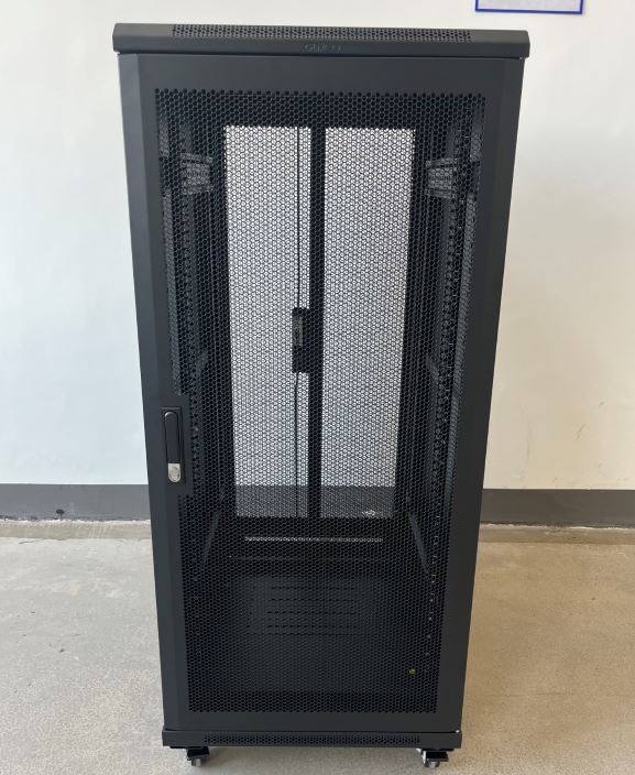 GABINETE DE PISO 27RU / 60x80 cm (Anch x Prof) / PUERTA FRONTAL MICROPERFORADO Y POSTERIOR DOBLE MICROPERFORADA