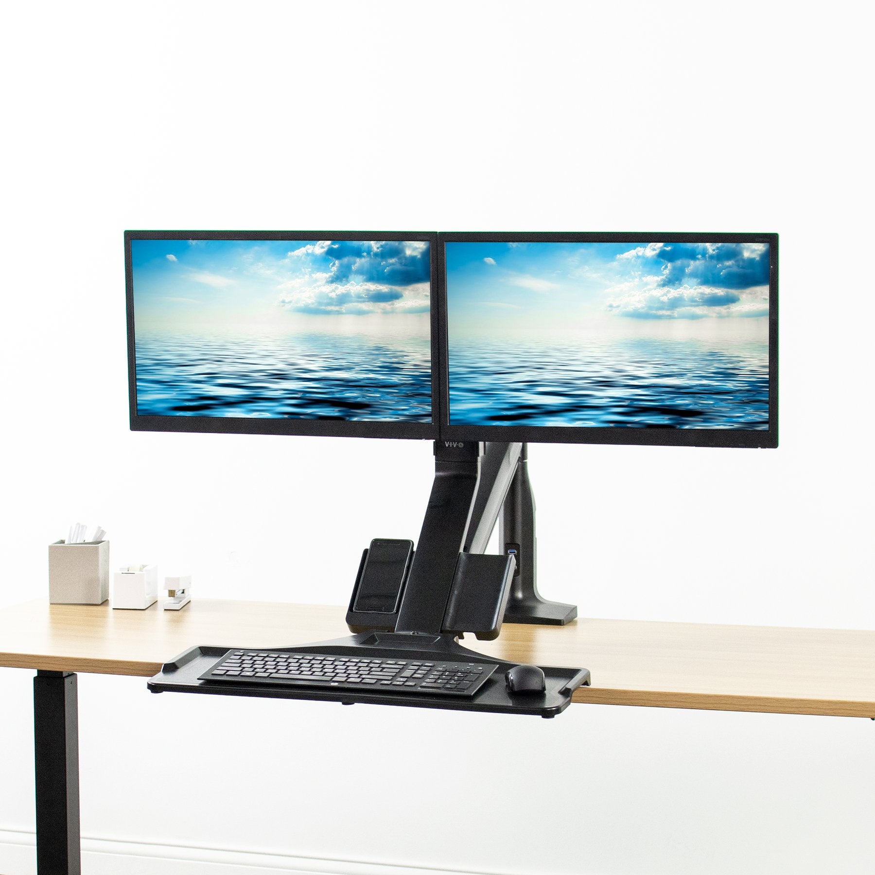 Rack Soporte Doble con Teclado de Escritorio para 2 Monitores 17 a 27 Pulg / Puerto USB / Trabaje parado o sentado